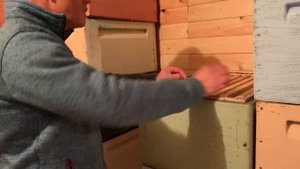 КАК ОБУСТРОИТЬ ПОМЕЩЕНИЕ ДЛЯ ОТКАЧКИ МЁДА И ХРАНЕНИЯ СУШИ