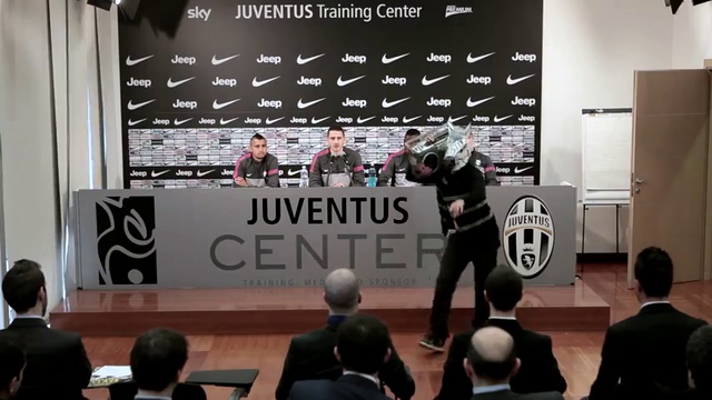 Harlem Shake футбольного клуба «Ювентус» смотреть онлайн