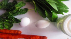 Салат со свежим шпинатом