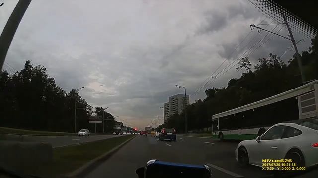 Porsche 911 vs Audi RS3 смотреть онлайн