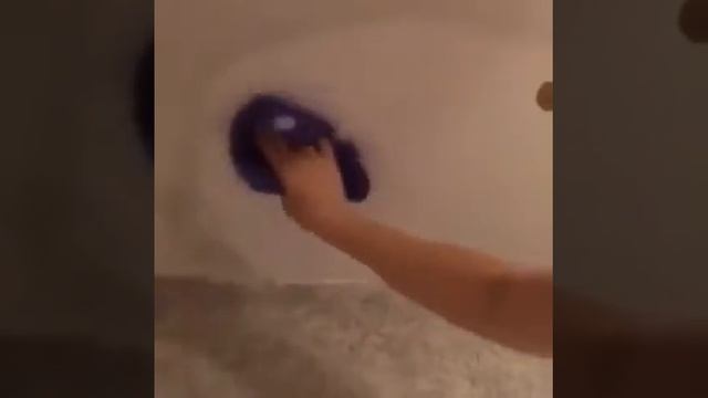 Чистим натяжной потолок. Легко, быстро, без химии. Для заказа +77013795351 смотреть онлайн