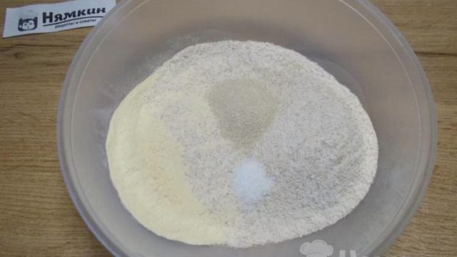 Мясные оладьи на дрожжах из куриного фарша на сковороде