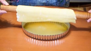 Французский пирог с луком и сыром