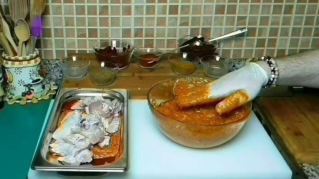 SAMANI LEZZETLENDİREN TAVUK TERBİYESİ / LOKUM GİBİ PİŞEN TAVUK YEMEĞİ /TAVUK MARİNE / TAVUK SOSU смотреть онлайн