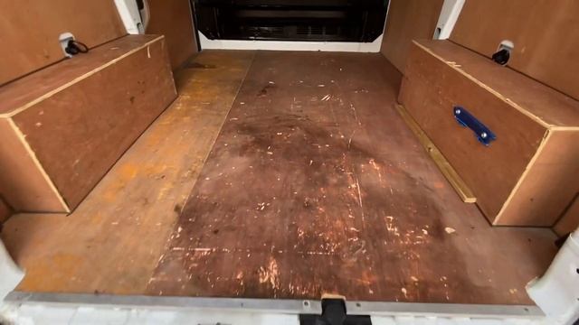 Ford TRANSIT CUSTOM 290 100PS LR SWB VAN смотреть онлайн