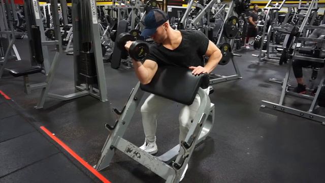 SEATED PREACHER CURL SINGLE ARM SUPINATED