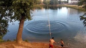 Прыжки с тарзанки в воду