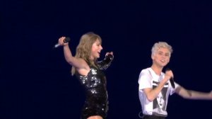 Troye Sivan Performs With Taylor Swift at 'Reputation Tour' @ Rose Bowl Stadium (5/19/18)