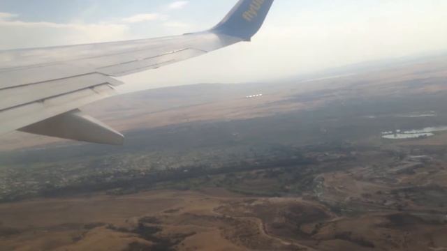 Aircraft operating from Tbilisi airport. Полет самолета из аэропорта Тбилиси смотреть онлайн