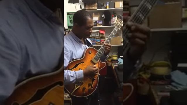 Ciyo Brown - trying out his Ibanez GB12 in Steve's workshop (Yamaha Music London) Take 1