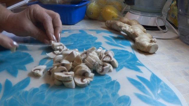 ВЛОГ. ПриехалаКРОВАТЬ!/?ЛЕЧУСЬ☕️,приболела/Тыквенное пюре, блинчики с грибами! смотреть онлайн