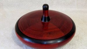 Токарные изделия. Сегментное точение. Изделия из дерева.