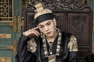 Южнокорейский рэпер Мин Юнги ( Suga ) из BTS создал своё ток-шоу.
