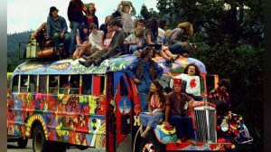 Хиппи тогда и сейчас. Песня: Scott McKenzie - San Francisco.