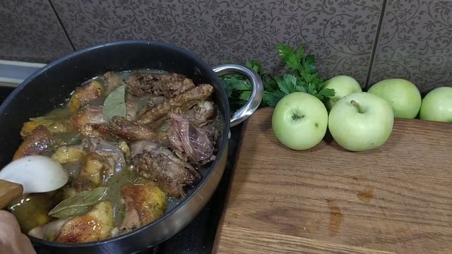 УТКА в яблочной глазури с ЯБЛОКАМИ- так можно готовить и КУРИЦУ!!! Очень удачный рецепт!! смотреть онлайн