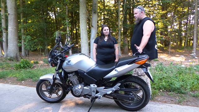 Honda CBF 500 - Mała "Hania" o stalowym sercu смотреть онлайн