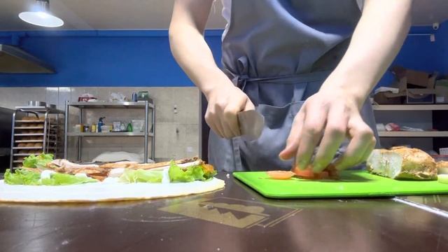 Как сделать роллы . Самые вкусные уличная еда . Роллы.   #роллы #роллыдома #донерная #донер