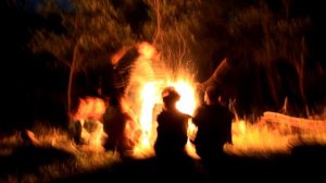 А на небе луна одна - полночь пьёт до самого дна