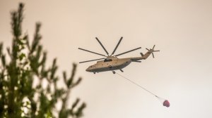 Крупный лесной пожар в Белоярском районе тушат с помощью вертолётов