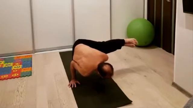 Связка Паршва Бакасана - Эка Пада Каундиньясаны - Школа йоги Игоря Долбышева «Йога 365»