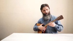 Чернышов Сергей Иванович. Настраиваем балалайку 3. Способы настройки.