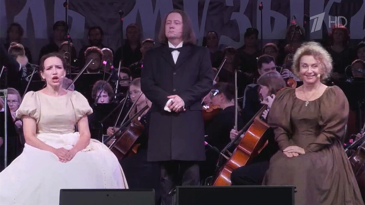 В Тульском кремле в рамках проекта "Музейное лето" дали оперу "Евгений Онегин"