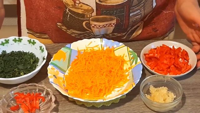 Маринованные фаршированные баклажаны с зеленью и чесноком.