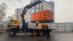 Переставляю тяжелые дизельгенераторы,500квт-700квт-размен.Кран-манипулятор