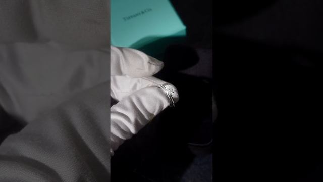 Лучшие помолвочные кольца в мире, и они созданы для вас ? выбрать То Самое goo.su/3ZUG11 смотреть онлайн