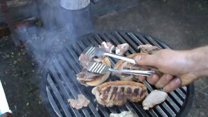 Готовим мясо на барбекю / Cooking meat on the barbecue