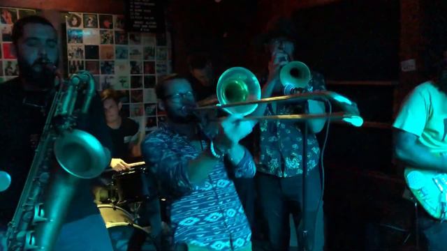 Uma Galera - Mary Jane Live at Bougainvillea's Miami смотреть онлайн