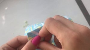 Как установить пластиковые кнопки на одежду