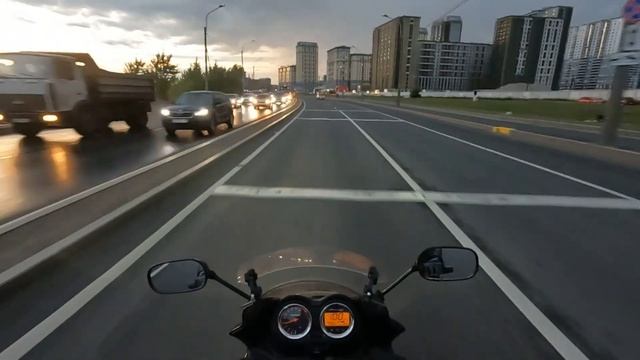 Поездка вечером на мотоцикле по Октябрьской набережной