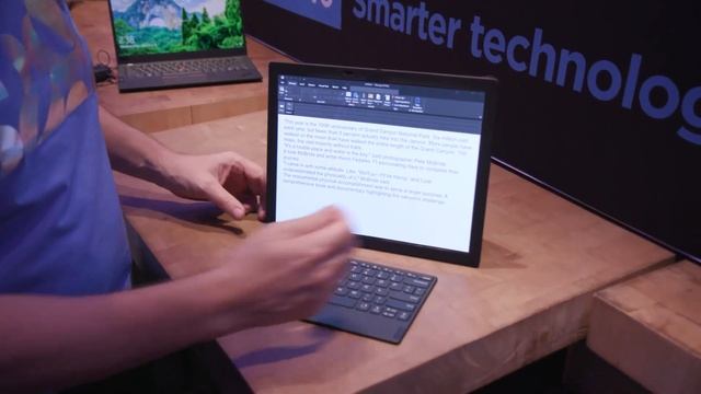 Lenovo Announces the “World’s First Foldable PC” – ThinkPad X1 Fold смотреть онлайн