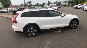 2021 Volvo V60 Cross Country Milford, New Haven, Guilford, Madison, Orange, CT V077284