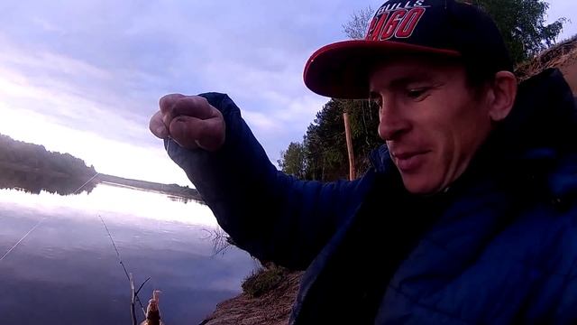 Ночная рыбалка в красивом месте. Эх, сюда ещё бы рыбу - Болен Рыбалкой №520