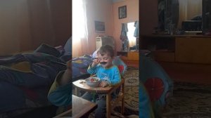Хочу спать и кушать, или кушать и спать...