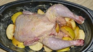 Курица в утятнице в духовке