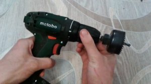 Видео: Как вставить и вытащить коронку из шуруповерта Metabo?