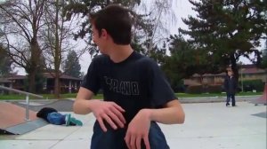 Упал во время интервью