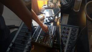 Mackie profx12 v2 mixer test