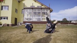 Без приглашения: B-boy Bruce Momentum и B-boy Cheerito | Псков