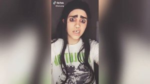 Tiktok:Sally Face Cosplay