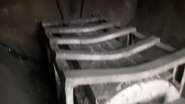 По просьбе подписчика. Как выглядит из нутри углевыжигательная печь. смотреть онлайн