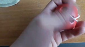 Деревянная игрушка яблоко с червяком из Китая