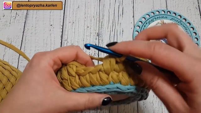 Корзинка из трикотажной пряжи на деревянном донышке. Сrochet basket смотреть онлайн