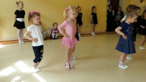 Урок БАЛЬНЫХ ТАНЦЕВ у малышей!