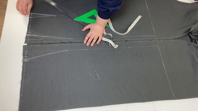 Шьем трикотажную юбку на резинке с запахом. Часть 1. Кроим юбку сразу на ткани. МАРАФОН ПО ШИТЬЮШьем смотреть онлайн