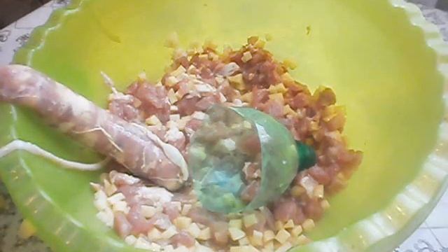 Готовим купаты из мяса и картофеля смотреть онлайн