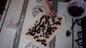 Рецепт штруделя с вишней. Пошаговая инструкция